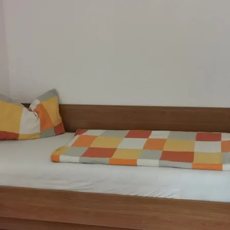 Konukevi Zum Park 3*